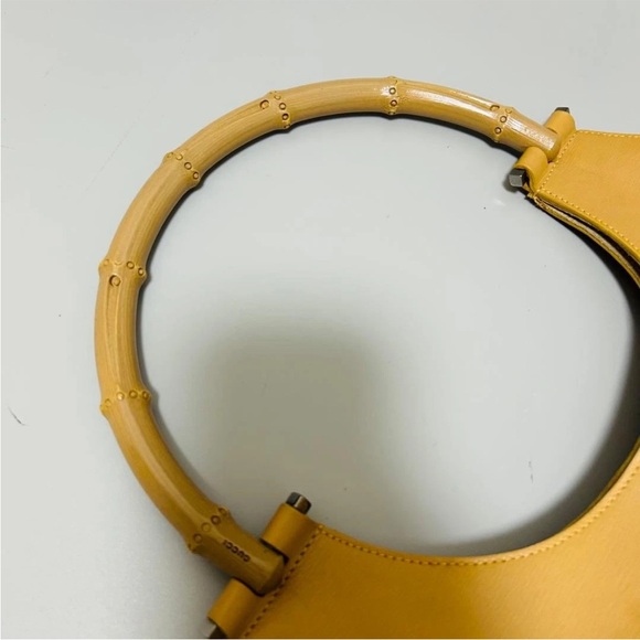 Gucci Yellow Leather Shoulder Bag - Picture 9 of 15